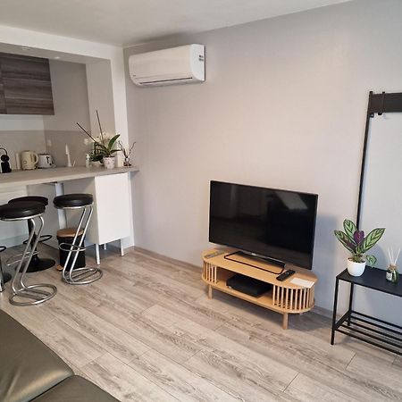 Spacieux Studio Dans Le Beaujolais Saint-Georges-de-Reneins ภายนอก รูปภาพ