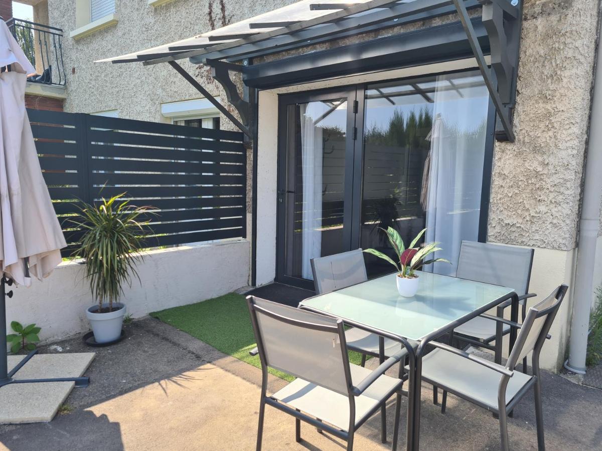 Spacieux Studio Dans Le Beaujolais Saint-Georges-de-Reneins ภายนอก รูปภาพ