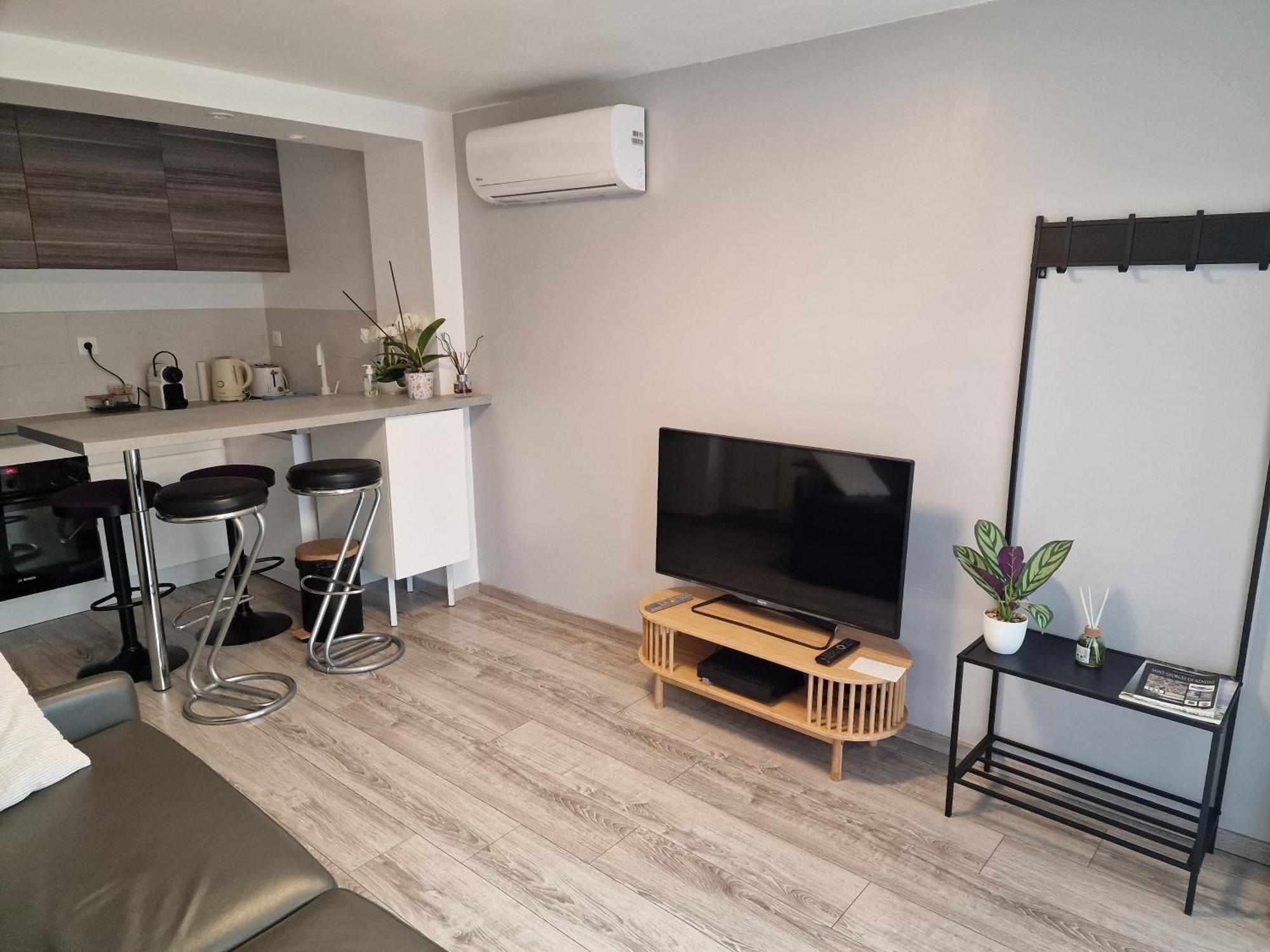 Spacieux Studio Dans Le Beaujolais Saint-Georges-de-Reneins ภายนอก รูปภาพ